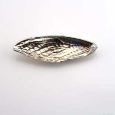 large-brooch large-brooch